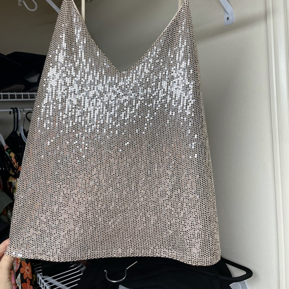 Sequin tank